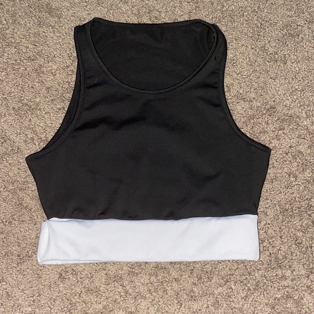 Women’s athletic cropped tank top